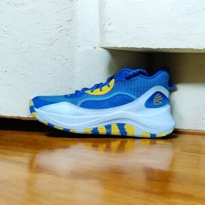 Like NEW Man Or Woman Under Armour Blue and Yellow Sneakers